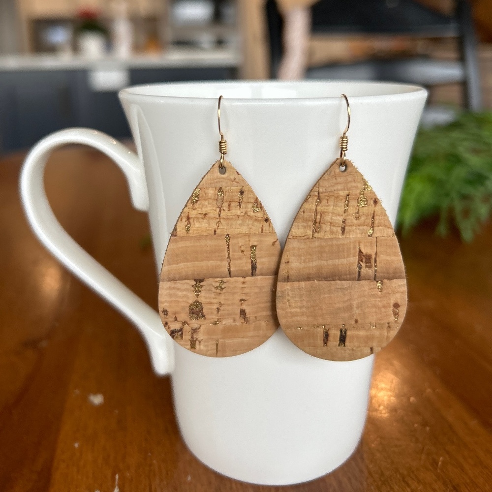 Nickel & Suede Lightweight Leather Earrings sz small (2"). Tan/gold cork.